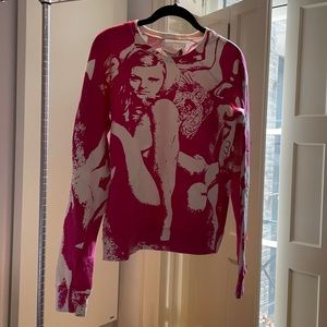 Pink sweatshirt with Twiggy on it, size M